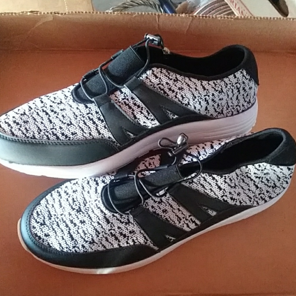 Avon Memory Foam Sneaker Shoes Size 11 Comfort Comfortable